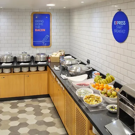 Hotel Holiday Inn Express - Birmingham - City Centre By Ihg 3*